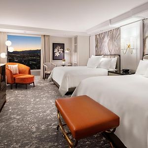 Premier Queen Room